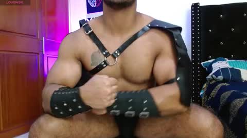 Snapshot of romanpearce_ chatting on 11-07-25, 09:04 Roman online show from 11-07-25, 09:04