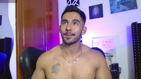 Snapshot of romanpearce_ chatting on 11-16-25, 10:37 Roman online show from 11-16-25, 10:37