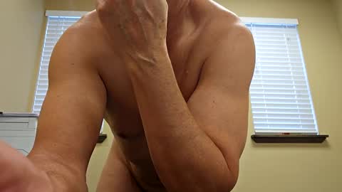 Snapshot of romanteeks chatting on 02-14-25, 07:54 romanteeks online show from 02-14-25, 07:54