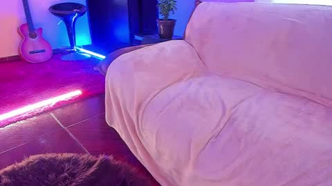 Is A Belle online show from 02-06-25, 02:15