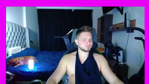 romantic_twunk online show from 10-04-25, 05:38