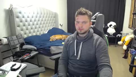 romantic_twunk online show from 10-08-25, 02:09