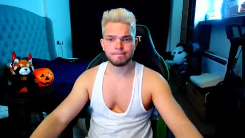 romantic_twunk online show from 11-03-25, 05:20