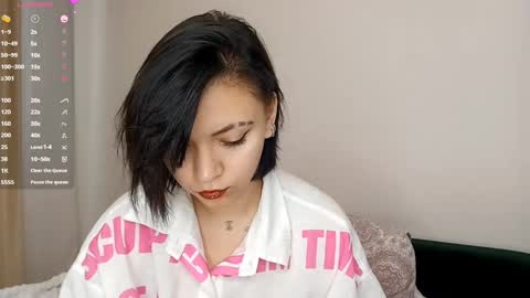 Snapshot of romeliahastert chatting on 09-11-25, 09:20 Anica online show from 09-11-25, 09:20