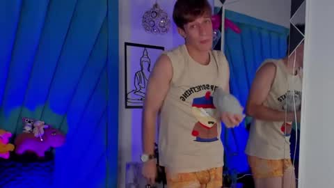 Snapshot of romeo_ricci1 chatting on 12-24-24, 03:05 Romeo Ricci online show from 12-24-24, 03:05