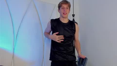 Snapshot of romeo_ricci1 chatting on 12-27-24, 06:53 Romeo Ricci online show from 12-27-24, 06:53