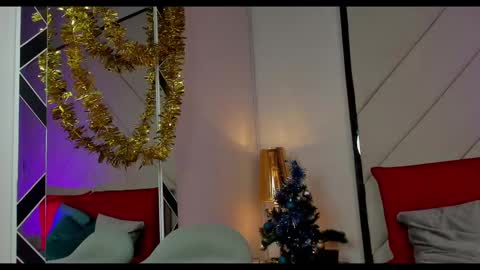 Snapshot of romeo_ricci1 chatting on 01-01-25, 12:00 Romeo Ricci online show from 01-01-25, 12:00