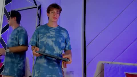 Snapshot of romeo_ricci1 chatting on 01-23-25, 08:15 Romeo Ricci online show from 01-23-25, 08:15