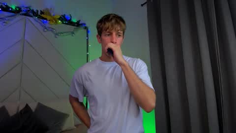 Romeo Ricci online show from 12-20-25, 04:41