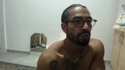 Snapshot of romeocolin_ chatting on 03-29-26, 06:57 R O M E O online show from 03-29-26, 06:57