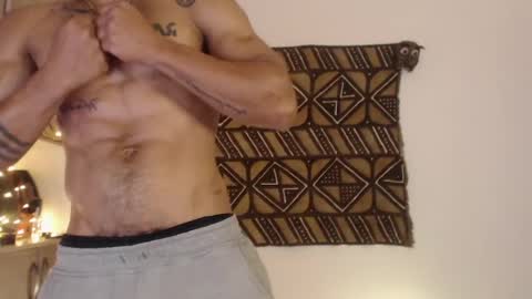Snapshot of romeocolin_ chatting on 04-21-26, 06:31 R O M E O online show from 04-21-26, 06:31