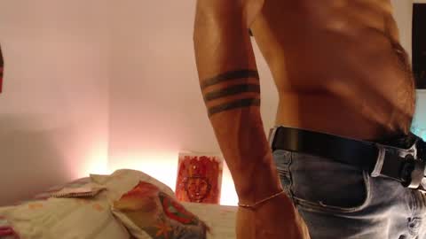 Snapshot of romeocolin_ chatting on 05-14-26, 04:41 R O M E O online show from 05-14-26, 04:41