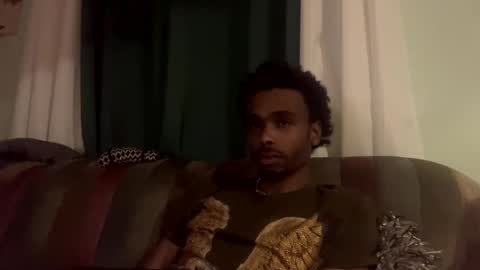 Snapshot of romeotyn chatting on 02-14-25, 01:56 romeotyn online show from 02-14-25, 01:56