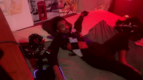 Snapshot of romeotyn chatting on 02-14-25, 09:24 romeotyn online show from 02-14-25, 09:24