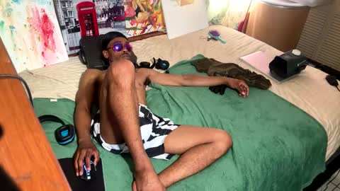 Snapshot of romeotyn chatting on 02-14-25, 04:09 romeotyn online show from 02-14-25, 04:09