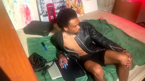 Snapshot of romeotyn chatting on 02-15-25, 05:41 romeotyn online show from 02-15-25, 05:41