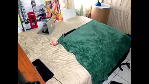 Snapshot of romeotyn chatting on 02-17-25, 06:48 romeotyn online show from 02-17-25, 06:48