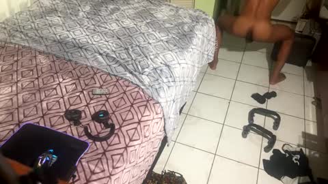 Snapshot of romeotyn chatting on 02-19-25, 12:33 romeotyn online show from 02-19-25, 12:33