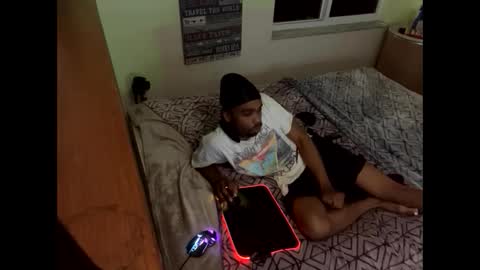 Snapshot of romeotyn chatting on 02-20-25, 10:16 romeotyn online show from 02-20-25, 10:16