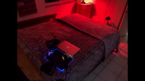 Snapshot of romeotyn chatting on 02-21-25, 09:45 romeotyn online show from 02-21-25, 09:45