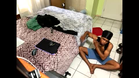 Snapshot of romeotyn chatting on 02-22-25, 06:41 romeotyn online show from 02-22-25, 06:41