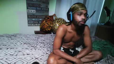 Snapshot of romeotyn chatting on 09-15-25, 11:43 romeotyn online show from 09-15-25, 11:43