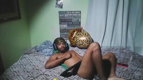 Snapshot of romeotyn chatting on 09-21-25, 10:28 romeotyn online show from 09-21-25, 10:28