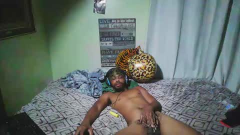 Snapshot of romeotyn chatting on 09-22-25, 12:56 romeotyn online show from 09-22-25, 12:56