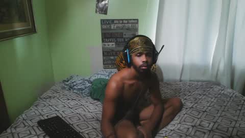 Snapshot of romeotyn chatting on 09-23-25, 01:14 romeotyn online show from 09-23-25, 01:14