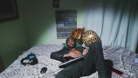 Snapshot of romeotyn chatting on 10-01-25, 06:41 romeotyn online show from 10-01-25, 06:41