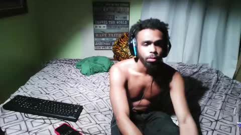 Snapshot of romeotyn chatting on 10-08-25, 01:03 romeotyn online show from 10-08-25, 01:03