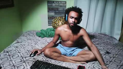 Snapshot of romeotyn chatting on 10-10-25, 02:10 romeotyn online show from 10-10-25, 02:10