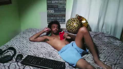 Snapshot of romeotyn chatting on 10-10-25, 06:29 romeotyn online show from 10-10-25, 06:29