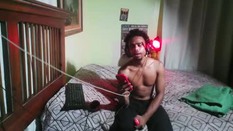 Snapshot of romeotyn chatting on 10-12-25, 02:10 romeotyn online show from 10-12-25, 02:10