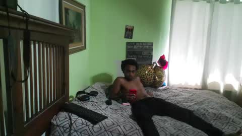 Snapshot of romeotyn chatting on 10-12-25, 05:34 romeotyn online show from 10-12-25, 05:34