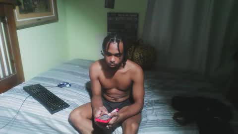 Snapshot of romeotyn chatting on 10-23-25, 02:44 romeotyn online show from 10-23-25, 02:44