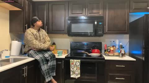 Snapshot of romeotyn chatting on 02-26-26, 05:45 romeotyn online show from 02-26-26, 05:45