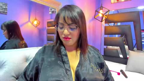 Romi  online show from 10-08-25, 12:19