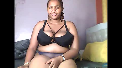 Snapshot of romina_26 chatting on 06-08-26, 09:59 Romina 26 online show from 06-08-26, 09:59
