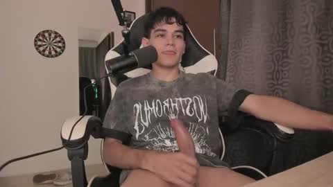 Snapshot of ronaldmq20 chatting on 12-13-24, 03:05 Ronaldo online show from 12-13-24, 03:05