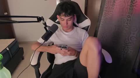 Snapshot of ronaldmq20 chatting on 12-15-24, 12:07 Ronaldo online show from 12-15-24, 12:07