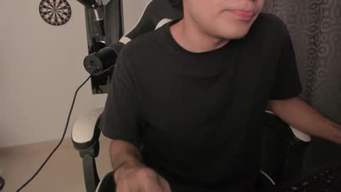 Snapshot of ronaldmq20 chatting on 01-08-25, 03:08 Ronaldo online show from 01-08-25, 03:08