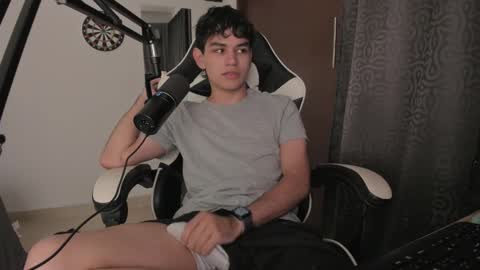 Snapshot of ronaldmq20 chatting on 01-14-25, 03:11 Ronaldo online show from 01-14-25, 03:11