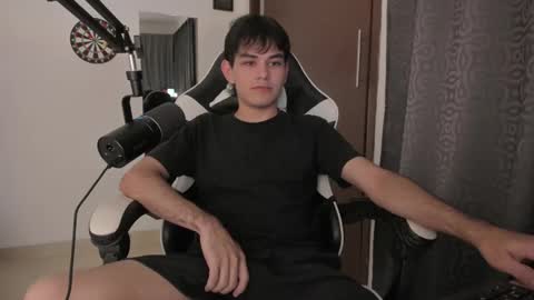 Snapshot of ronaldmq20 chatting on 01-22-25, 02:48 Ronaldo online show from 01-22-25, 02:48