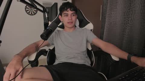 Snapshot of ronaldmq20 chatting on 01-25-25, 11:22 Ronaldo online show from 01-25-25, 11:22