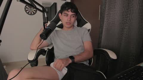 Snapshot of ronaldmq20 chatting on 01-26-25, 02:24 Ronaldo online show from 01-26-25, 02:24