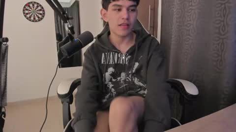 Snapshot of ronaldmq20 chatting on 03-12-25, 03:35 Ronaldo online show from 03-12-25, 03:35