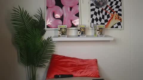 Snapshot of ronieeplay chatting on 01-17-25, 02:39 Roni online show from 01-17-25, 02:39