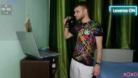 Snapshot of ronny_rian chatting on 12-11-24, 10:16 Ronny online show from 12-11-24, 10:16