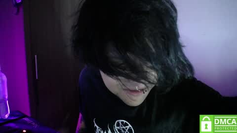 Snapshot of room_hot_x chatting on 05-28-26, 10:07 ken online show from 05-28-26, 10:07